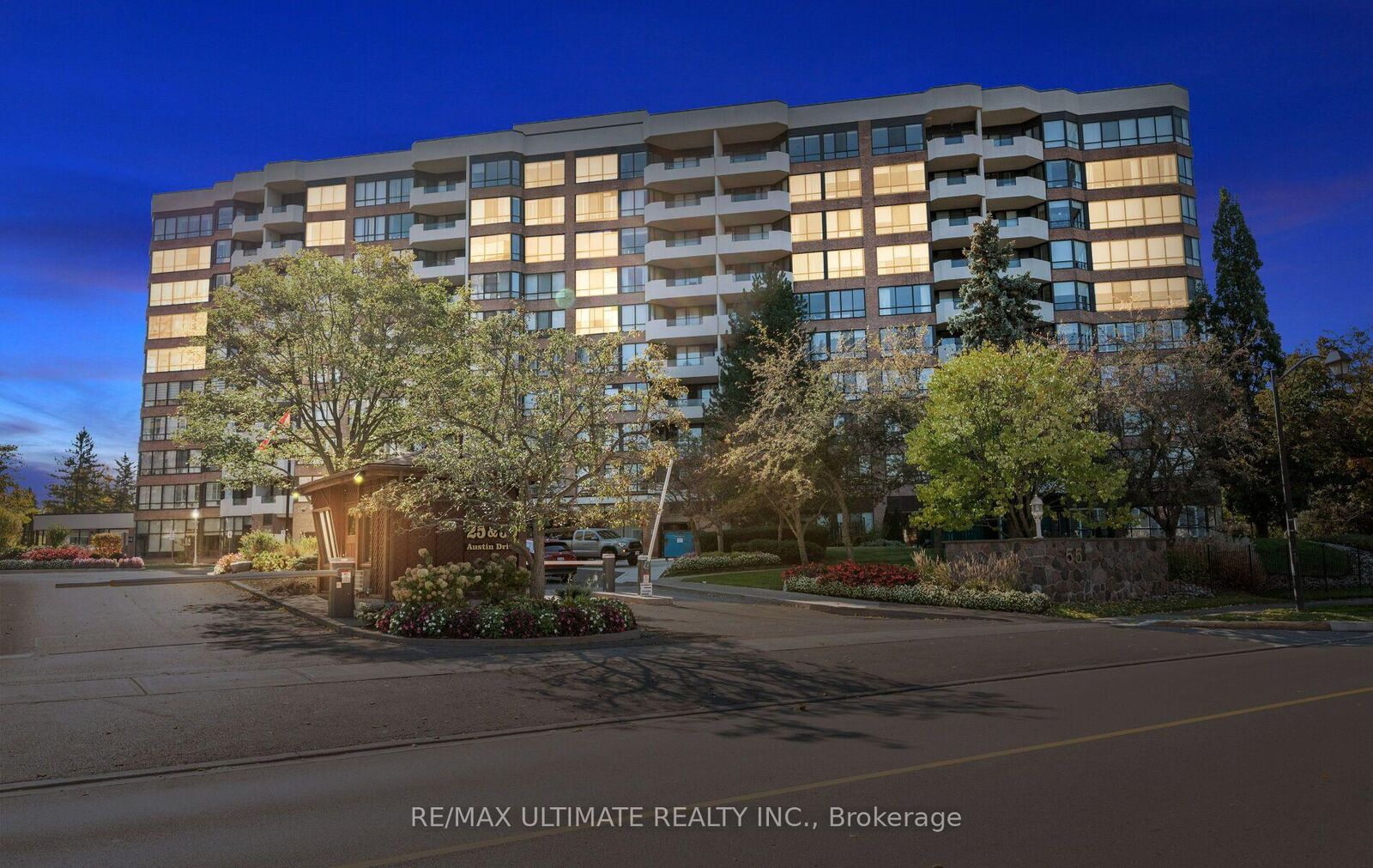 Property Photo:  55 Austin Drive Ph9  ON L3R 8H5 