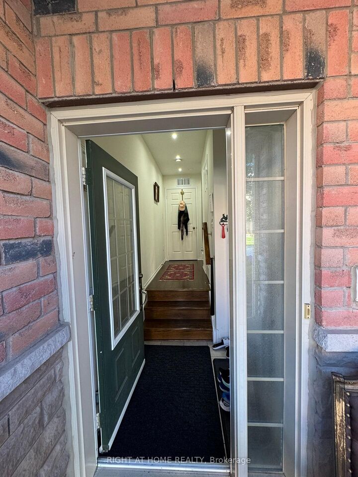 Property Photo: 23 Linnell Street ON L1Z 0K9