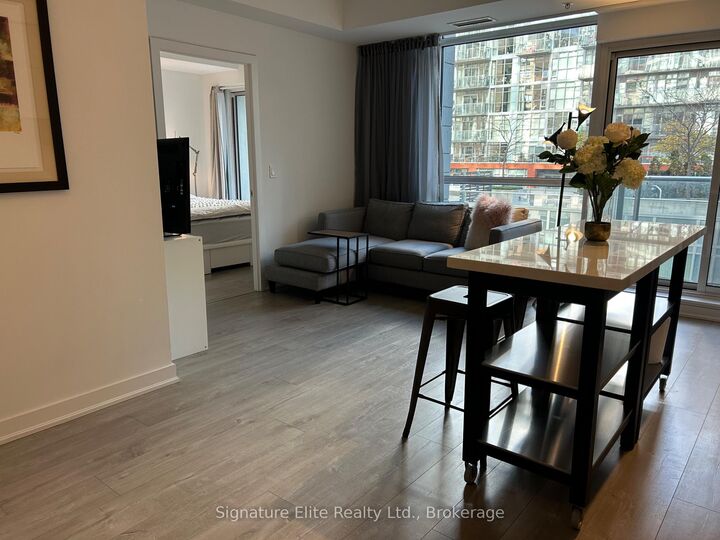Property Photo: 199 Richmond Street W 711 ON M5V 0H4