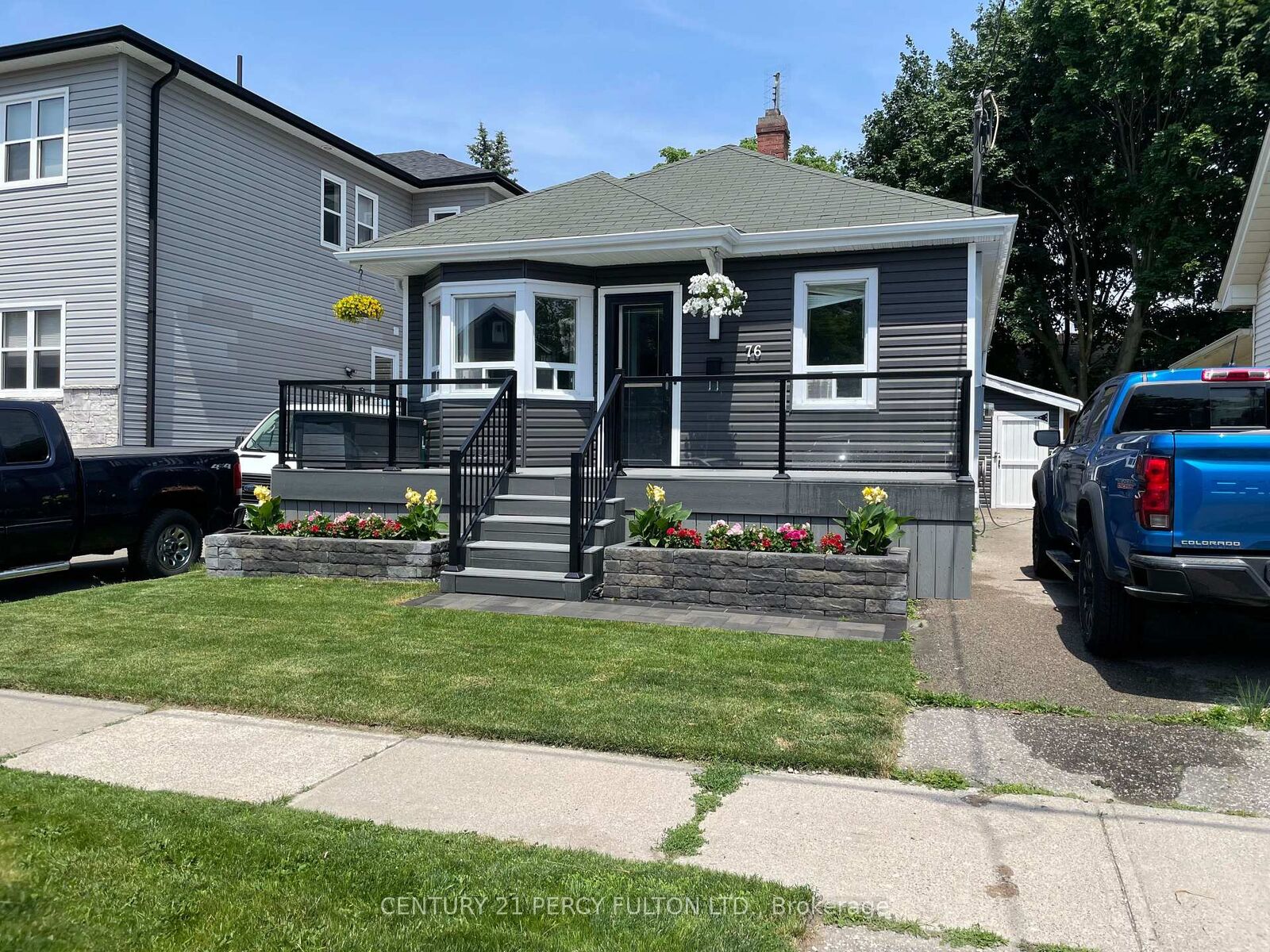 Property Photo: 76 Arlington Avenue ON L1G 2N6