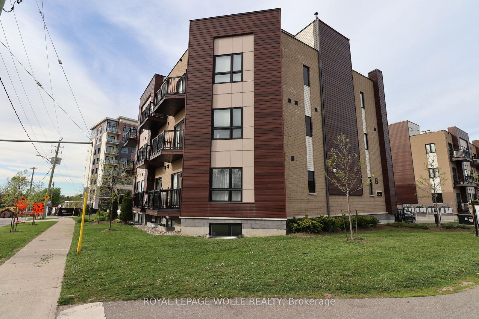 Property Photo:  10 Palace Street B1  ON N2E 0J3 