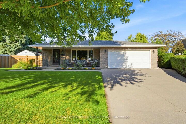 Property Photo:  16 Redwood Court  ON L8G 2Y4 