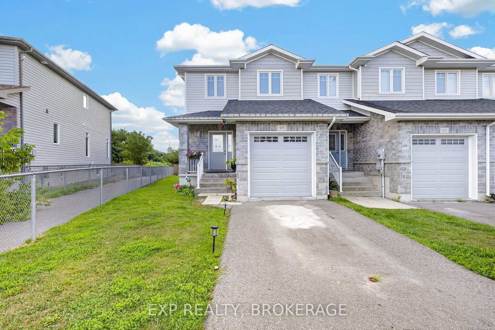 Property Photo: 925 Blossom Street ON K7P 0N2