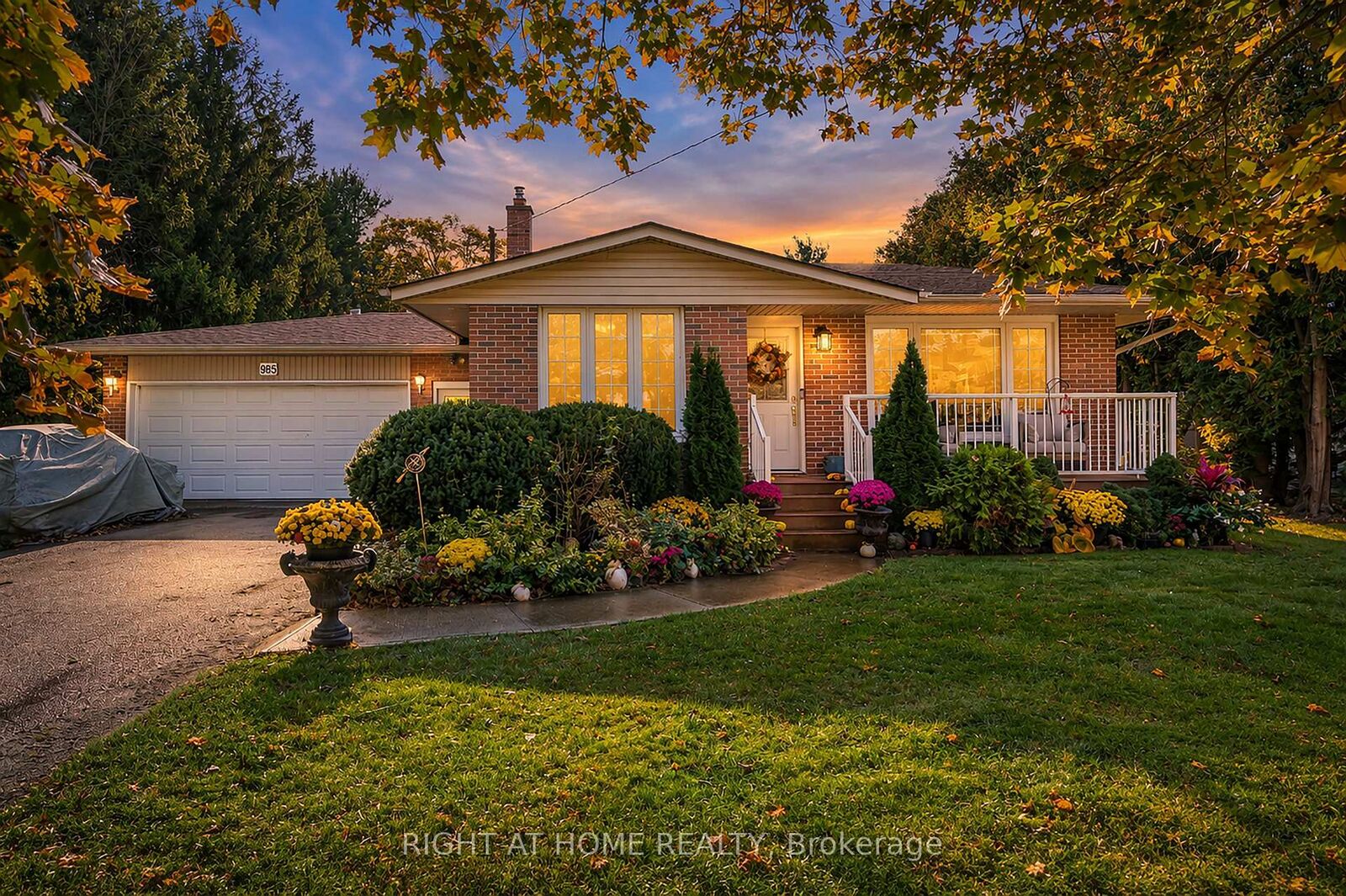 Property Photo: 985 East West Line ON L0S 1J0