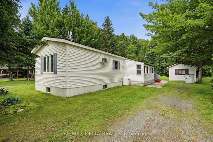 Property Photo:  28-5279 County Road 17 Highway  ON K0B 1A0 