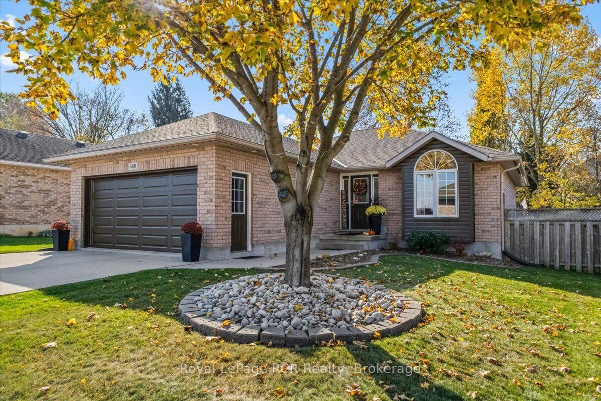 Property Photo:  688 22nd Avenue  ON N4N 3W8 