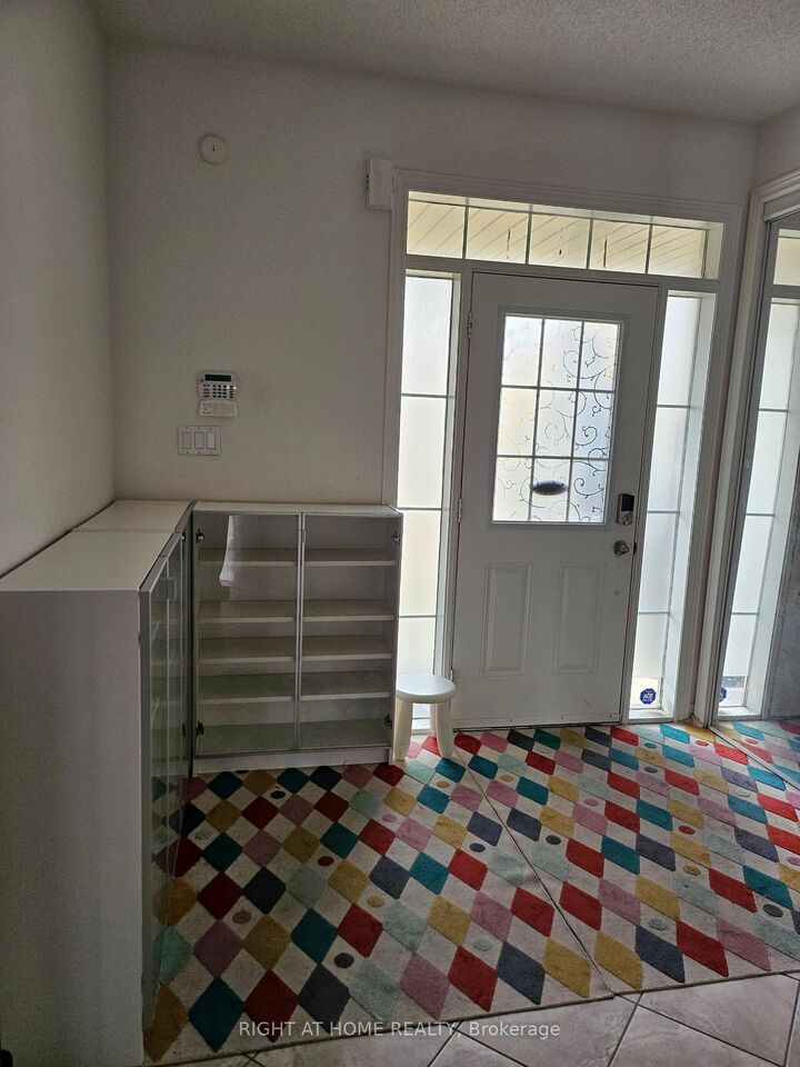 Property Photo:  91 Landsdown Crescent  ON L6E 0M8 