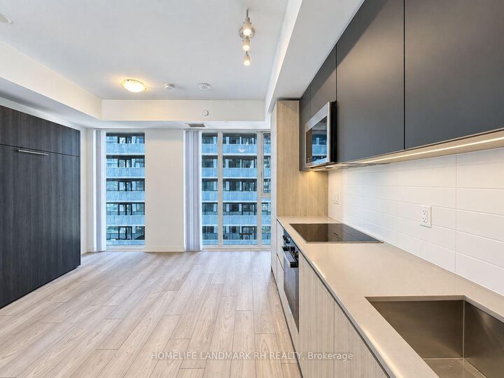 Property Photo: 400 King Street W 2801 ON M5V 0X8