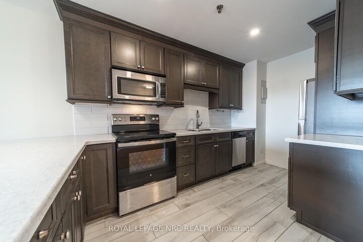 Property Photo: 3955 Portage Road 401 ON L2J 3W2