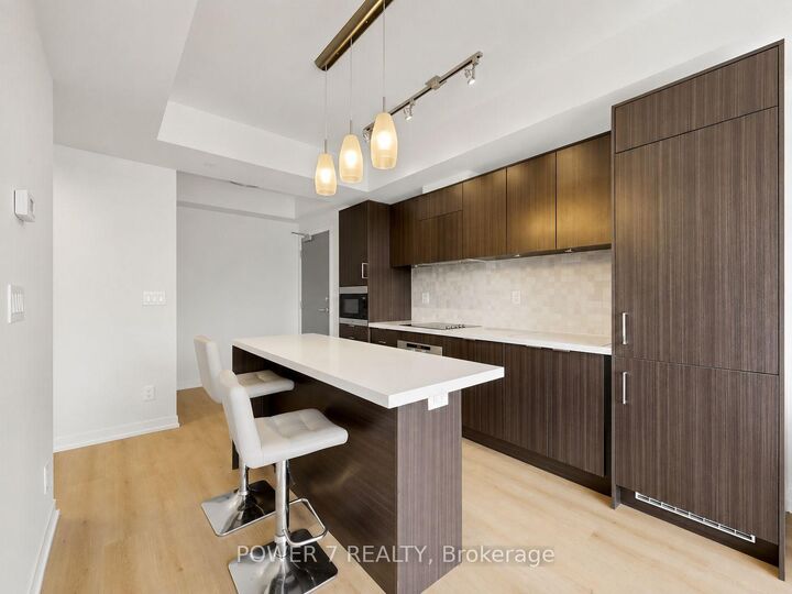 Property Photo:  21 Widmer Street W 4207  ON M5V 0B8 
