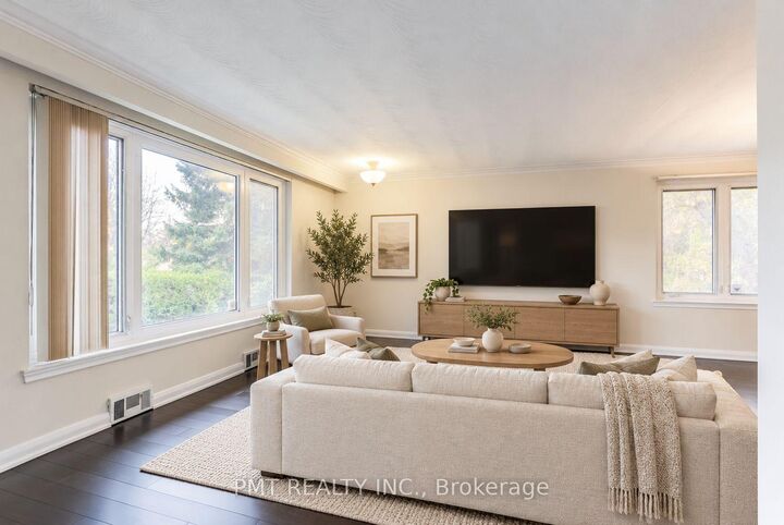 Property Photo:  98 Highland Park Boulevard  ON L3T 1B7 