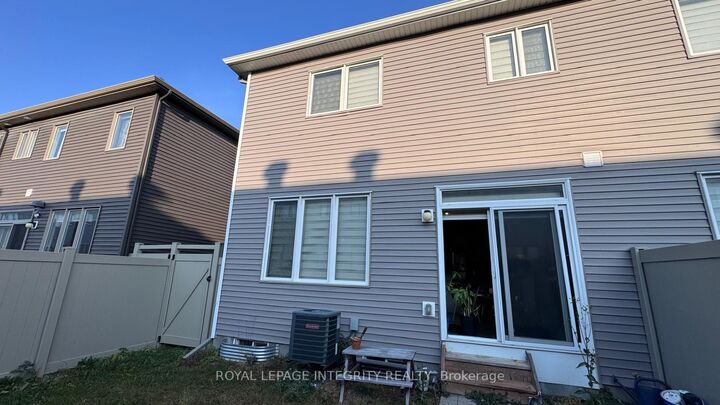 Property Photo:  523 Flagstaff Drive  ON K2J 6S7 