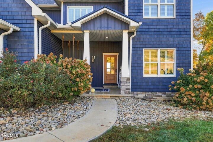 Property Photo:  606 Waterwood Court  TN 37890 