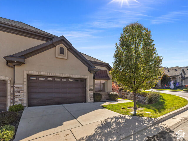 Property Photo: 1136 E Sunset Dunes Way UT 84020