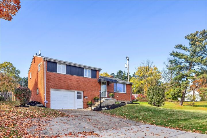 Property Photo:  311 Rickey Dr  PA 15146 