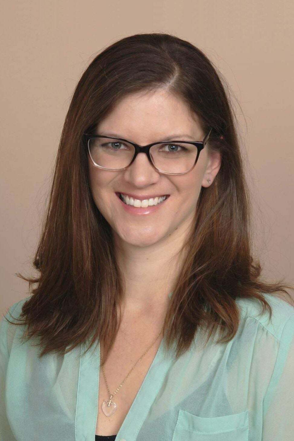 Sheree Oviedo, Sales Associate in Lansing, Professionals