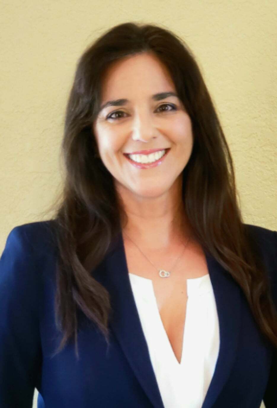 Regina Perez,  in Miami, World Connection