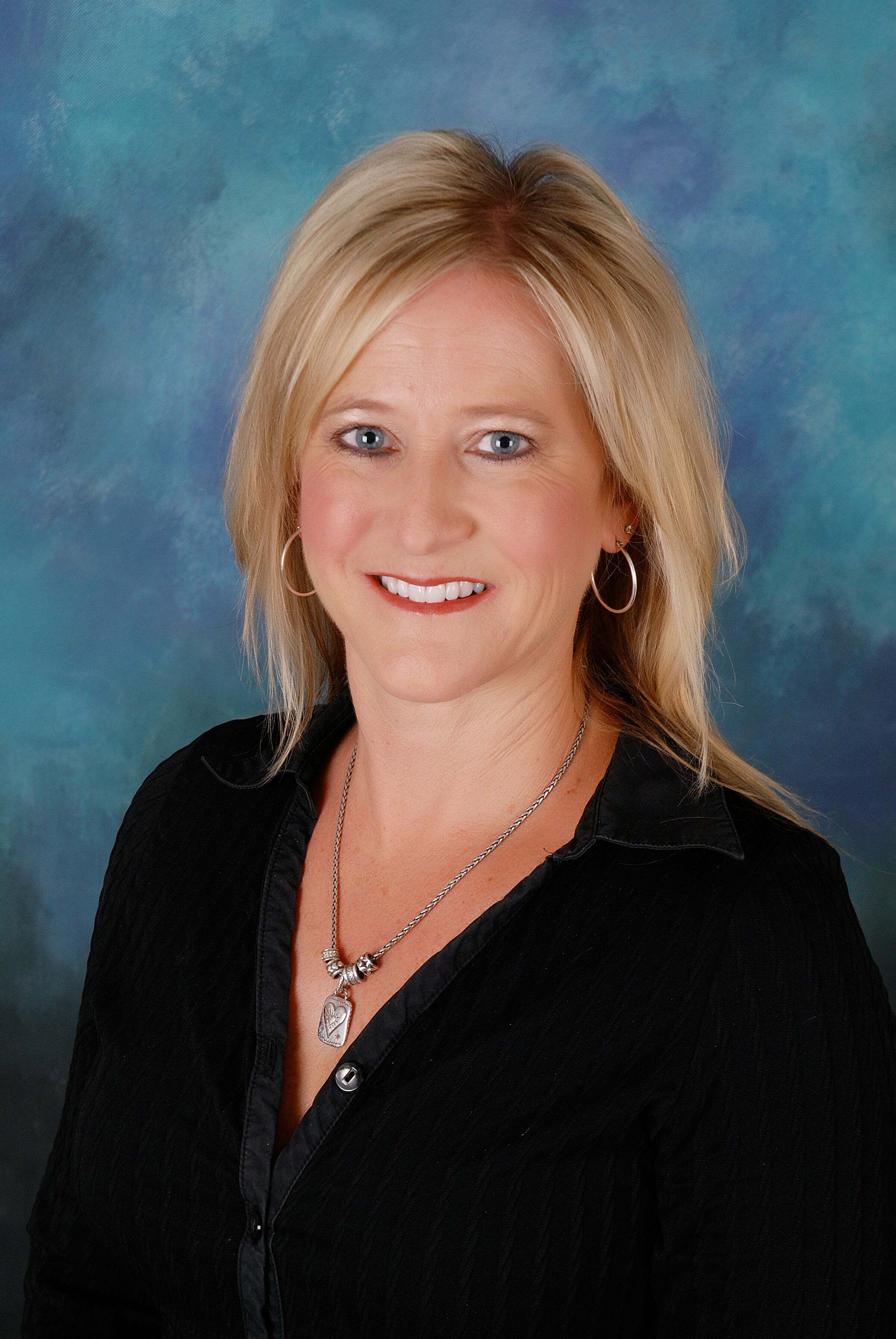 Karen Azevedo, Real Estate Salesperson in La Mesa, West
