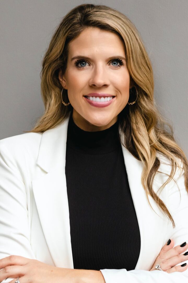 Hayley Stewart, Sales Associate in Clermont, Hubbard Hansen