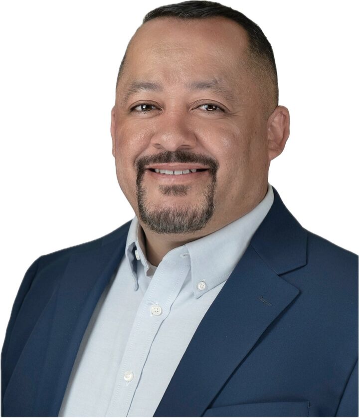 Henry Santa Cruz, Real Estate Salesperson in Visalia, Select Real Estate, Inc.