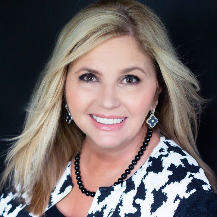 Debra Loskill,  in South Bend, Circle