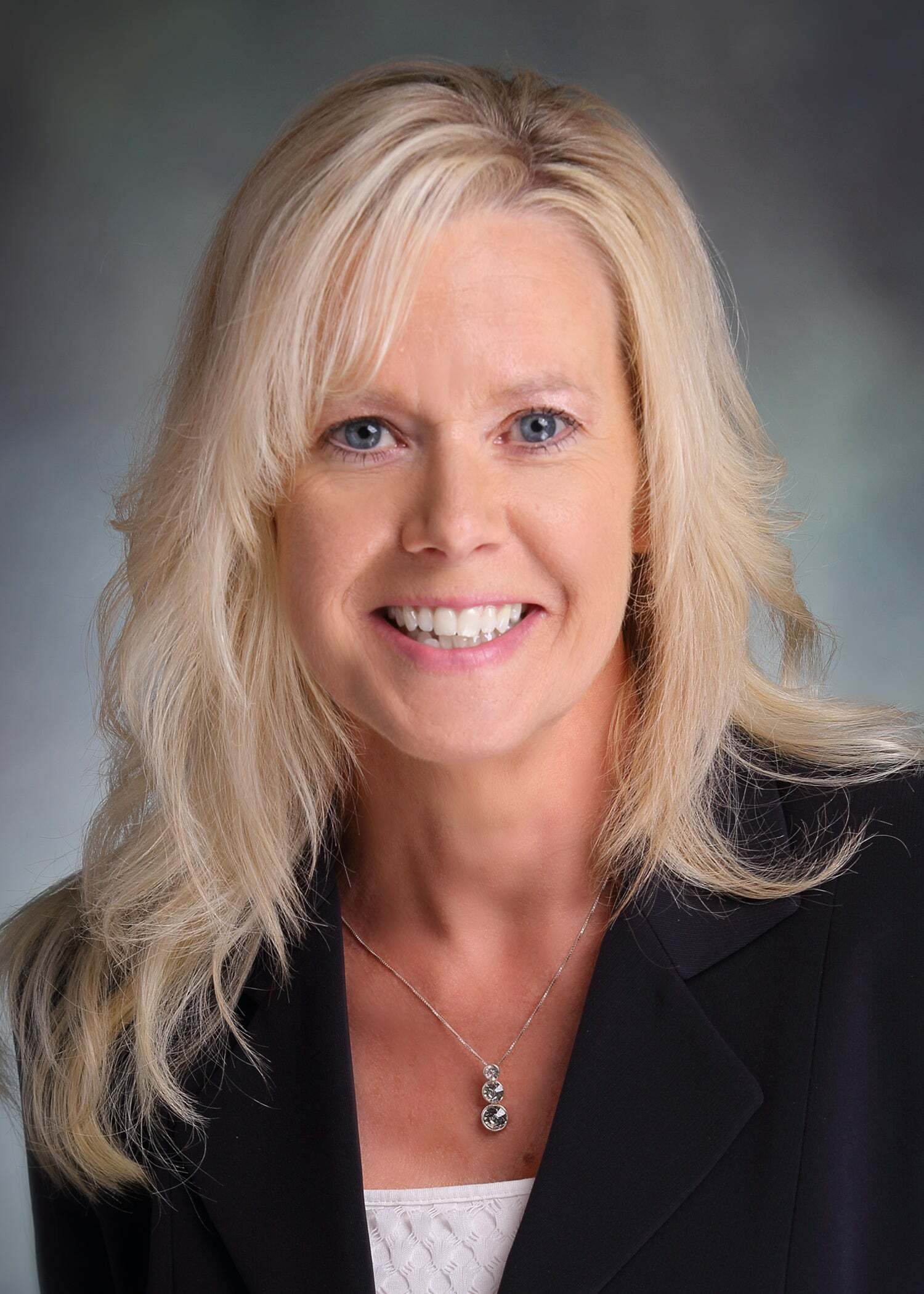 April Richards, Real Estate Salesperson in Midland, Signature Realty