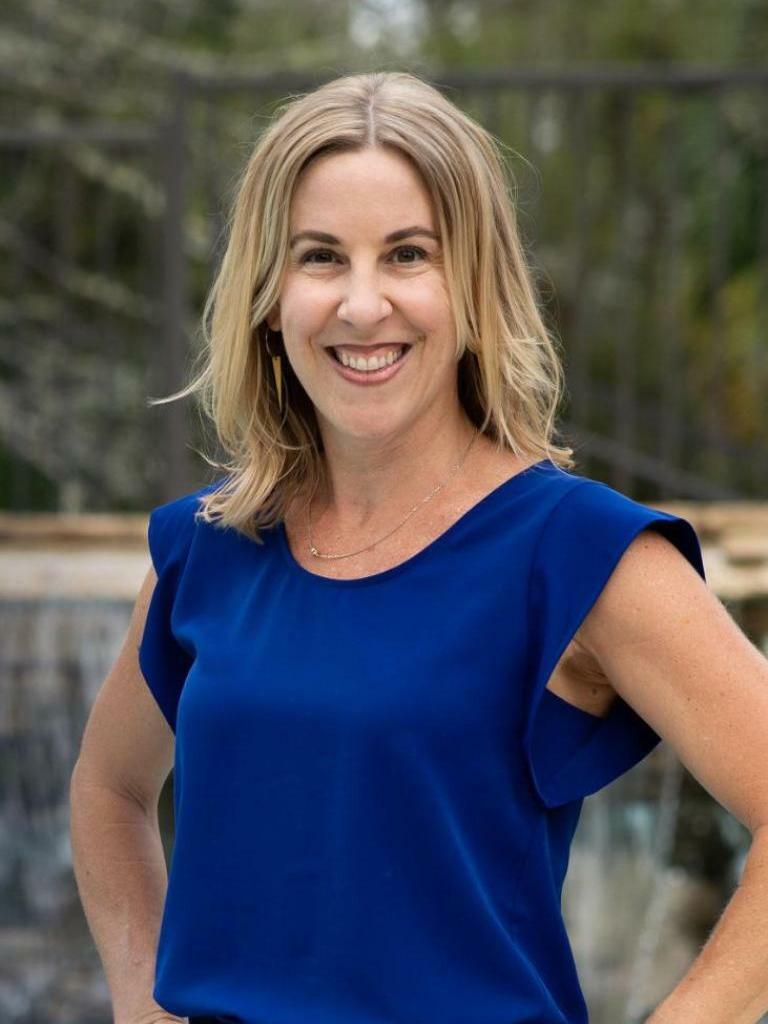 Kris Kelly, Real Estate Salesperson in Gainesville, M.M. Parrish Realtors