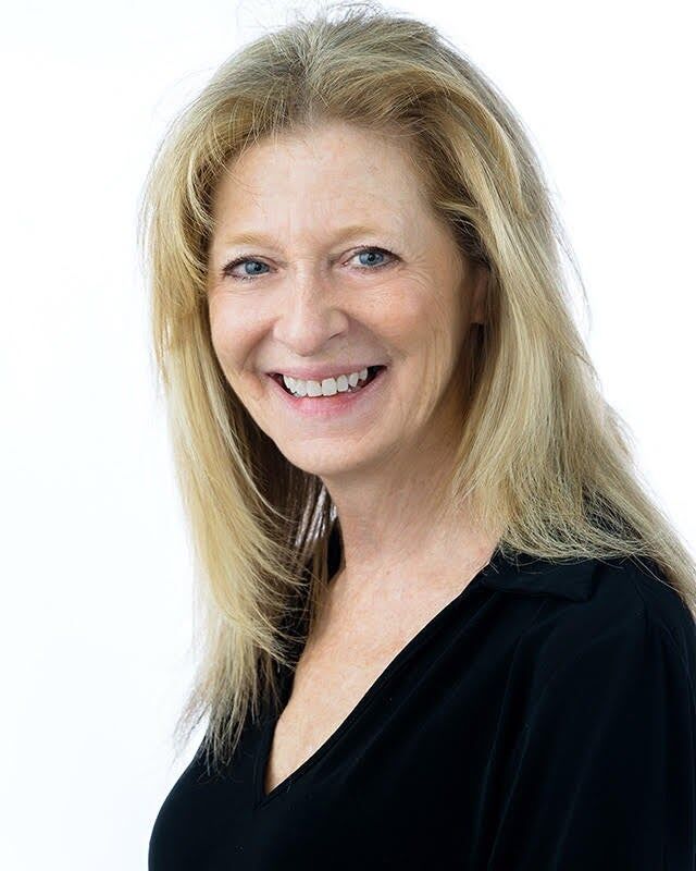 Debra Walsh,  in Hampshire, New Heritage