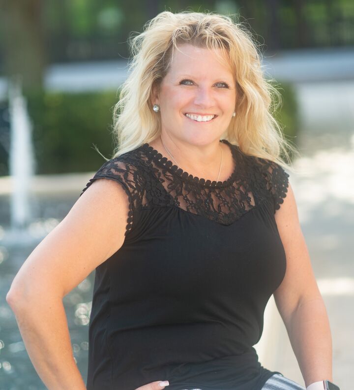 April Kirkland, Sales Associate in Clermont, Hubbard Hansen