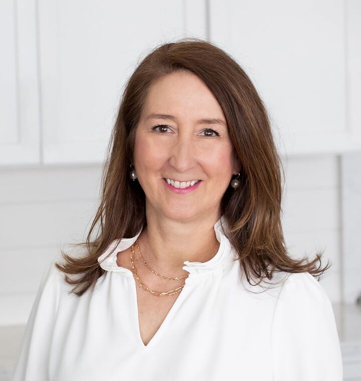 Shelly Klein, Sales Associate in Traverse City, Schmidt Realtors