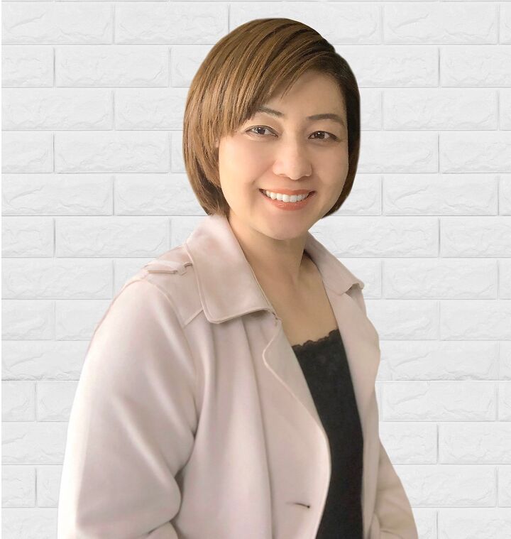 Ayako Tronson, Real Estate Broker in Issaquah, Macy & Co.