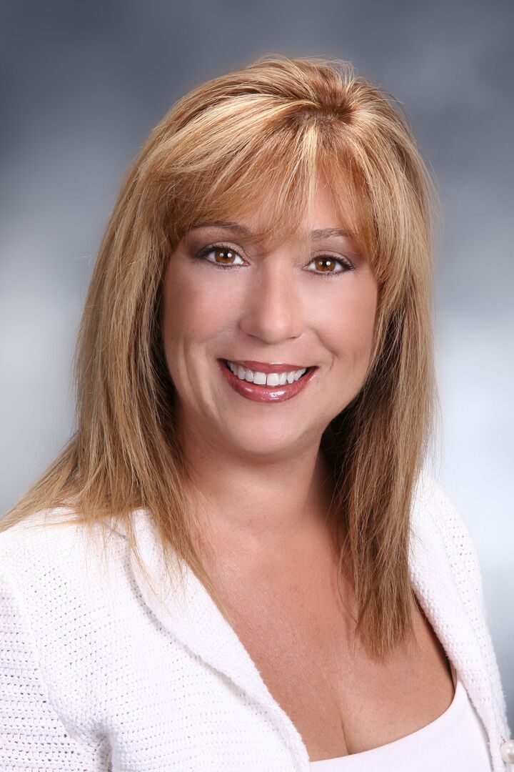 Elizabeth Record,  in Hauppauge, Realty Connect