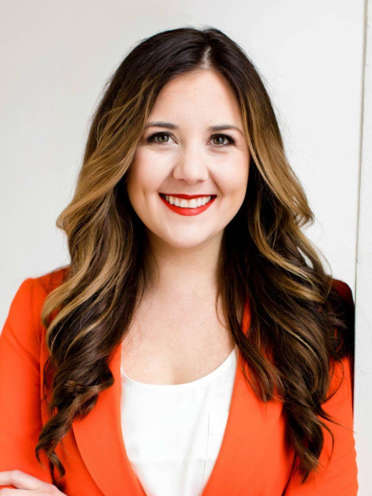 Taylor Hird, Real Estate Salesperson in Urbandale, Signature Real Estate