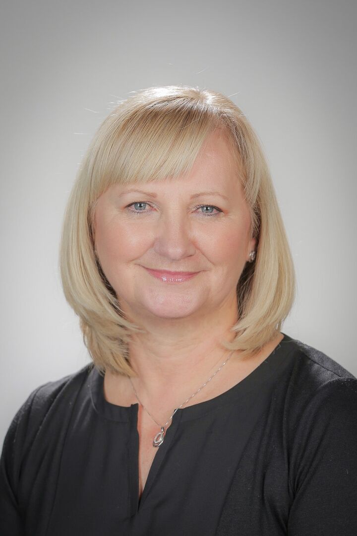 Bogumila Hejna, Real Estate Salesperson in Orland Park, Circle