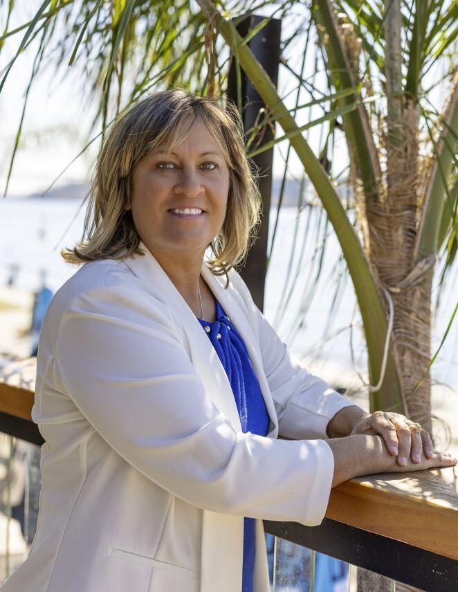 Karen Stefanides, Real Estate Salesperson in Longboat Key, Beggins Enterprises