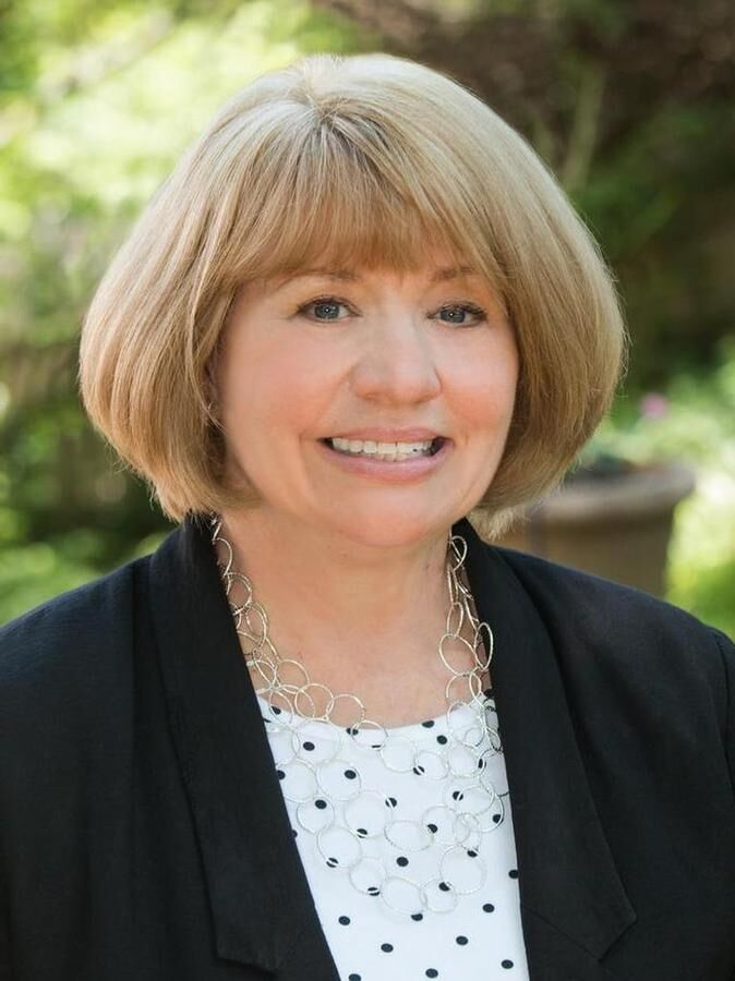 Tracy Whitworth, Real Estate Salesperson in Saint Louis, Premier Group