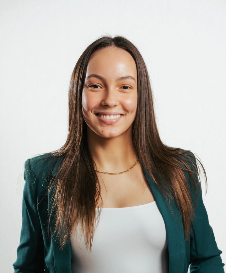 Julia Alves, Real Estate Salesperson in Framingham, Custom Home Realty