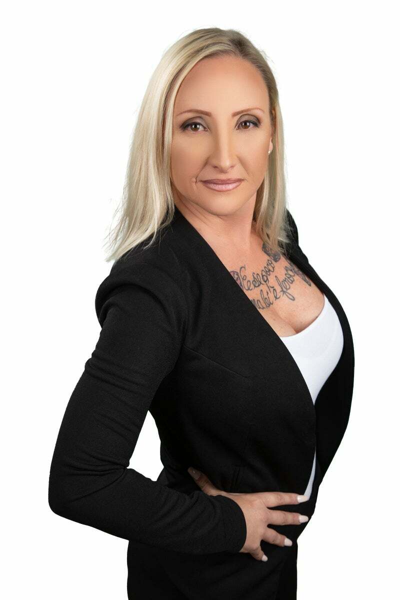 Lisa Bonter, Real Estate Salesperson in Menifee, Associated Brokers Realty