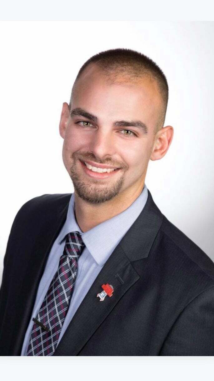Alex Jeffries, Associate Real Estate Broker in Portage, Affiliated
