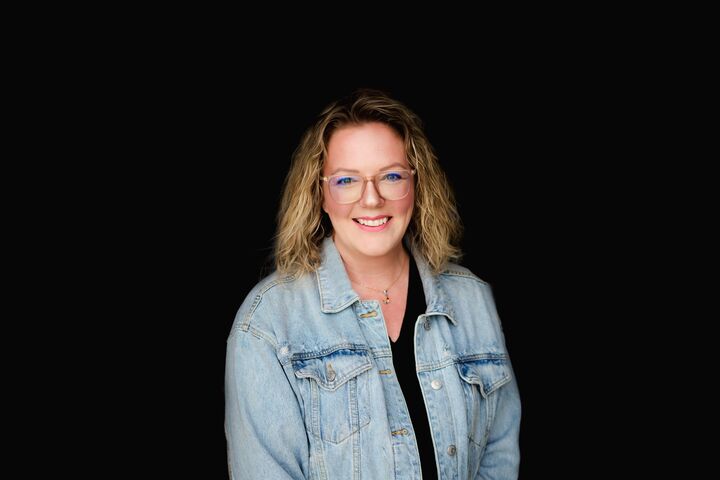 Jennie Davis,  in Council Bluffs, The Good Life Group