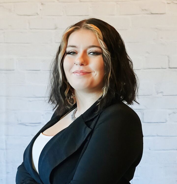 Damiana Harkins, Real Estate Salesperson in Camp Hill, Realty Services