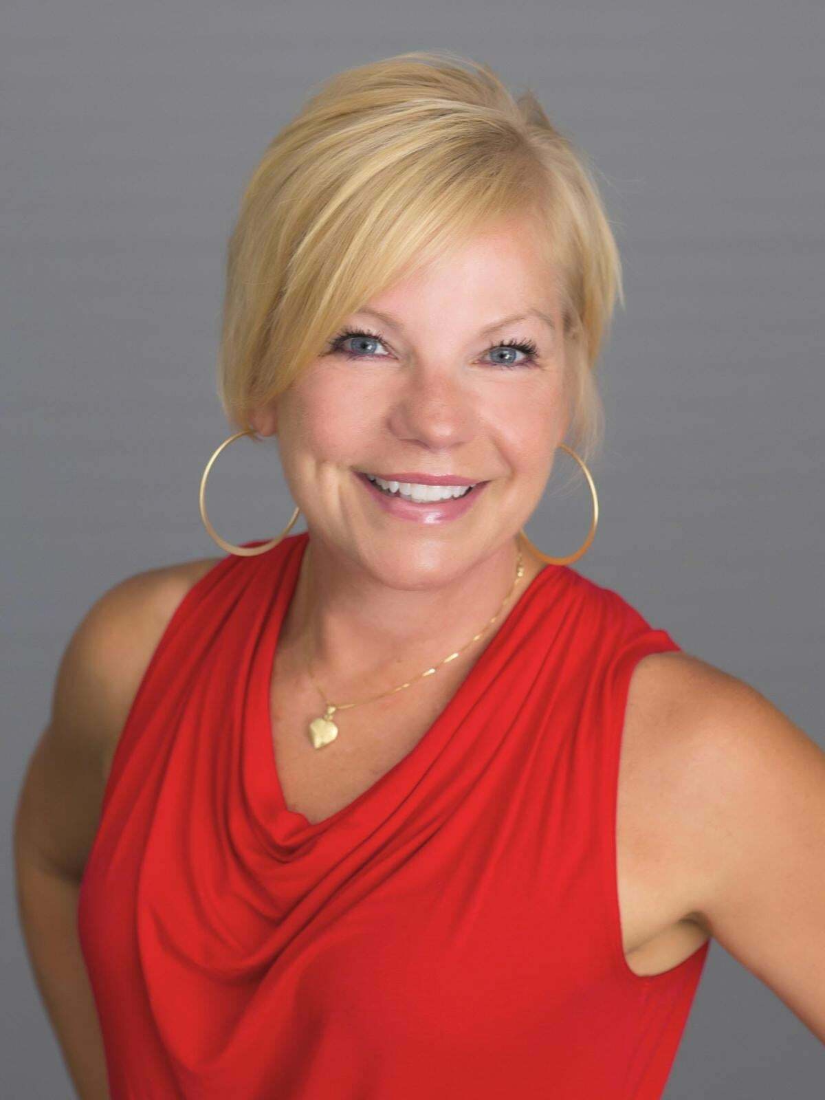 Lori Morgan, Real Estate Salesperson in Pella, Signature Real Estate