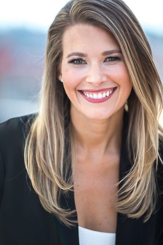 Danielle Bade, Real Estate Broker in Beaverton, Realty Partners