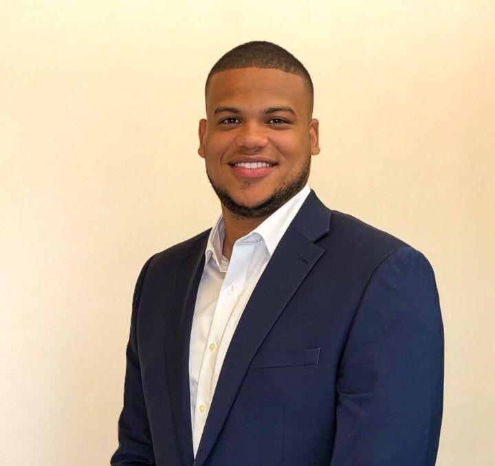 Esteban Tena, Real Estate Salesperson in Kearny, Venture Real Estate