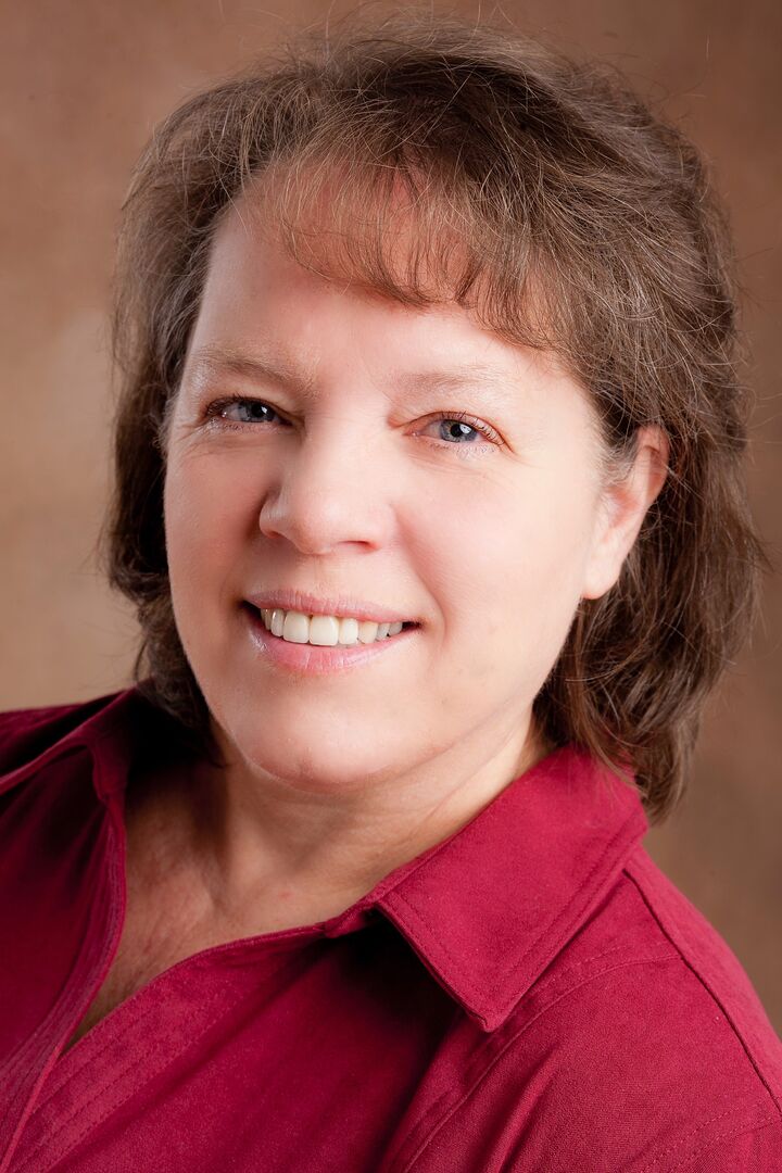 Cathy Crisafulli, Real Estate Salesperson in Fulton, Leah's Signature