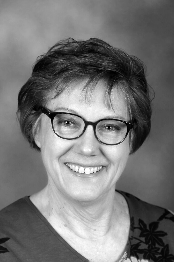 Alison Siambanis, Real Estate Broker in Marengo, New Heritage