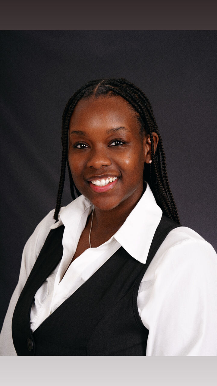 Cierra Abraham, Broker in Oswego, john greene Realtor