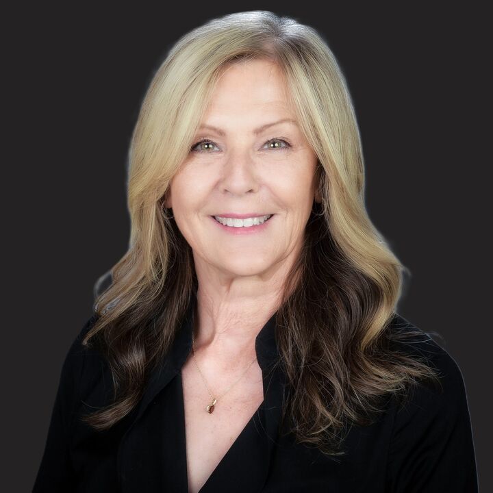 Donna Kotis, Real Estate Broker in Mundelein, Circle