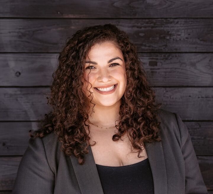 Gina Hall,  in Portland, Windermere