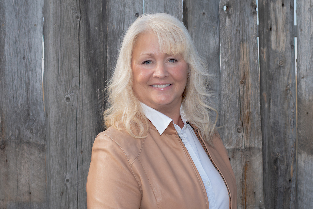 Donna George, Sales Representative in High River, CENTURY 21 Canada